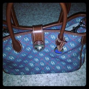 Dooney and bourke hand bag